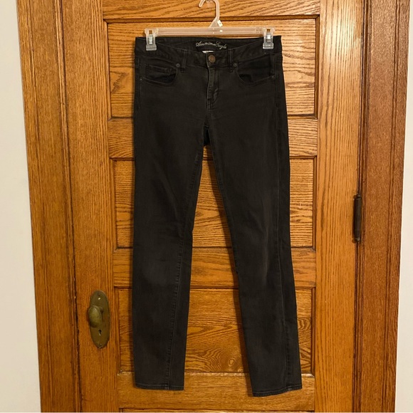 American Eagle Outfitters Denim - American Eagle Low Rise Black Skinny Jeans